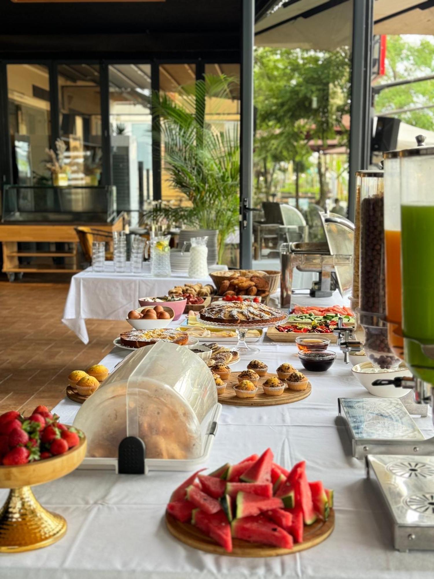 Hotel Patio Vlorë 外观 照片